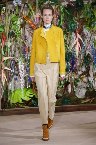 Look 47